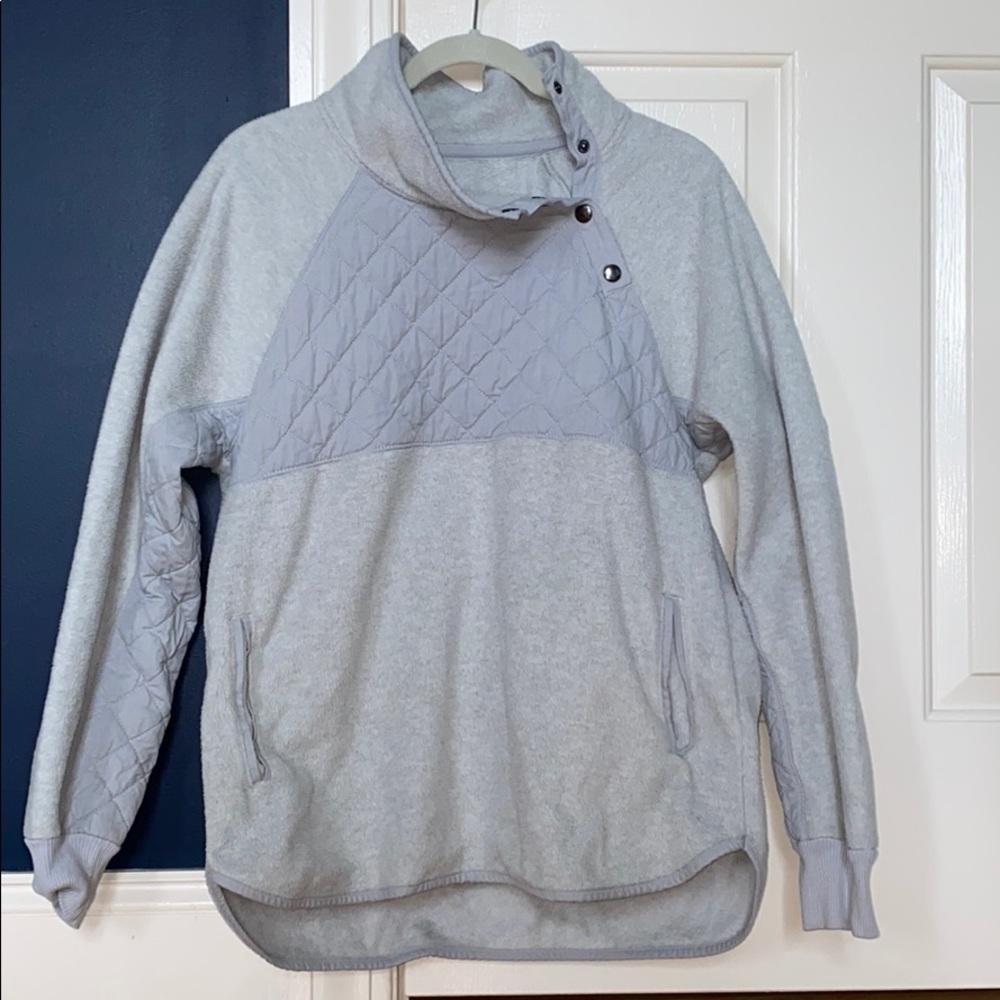 Abercrombie and Fitch Pull Over